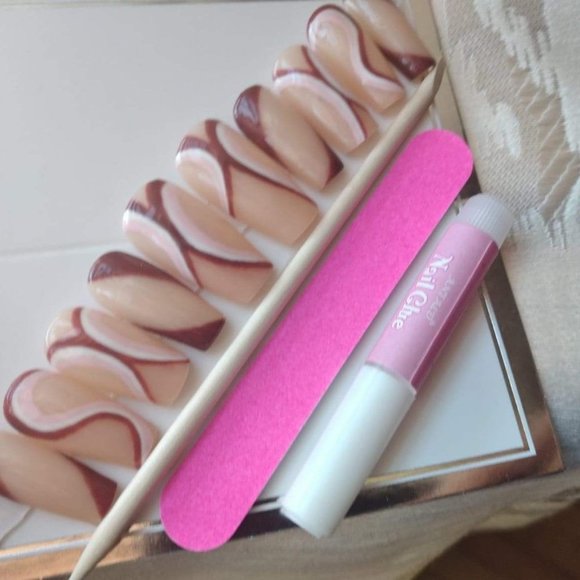 Nude/chocolate/vanilla swirl and  press on nails - Picture 8 of 10